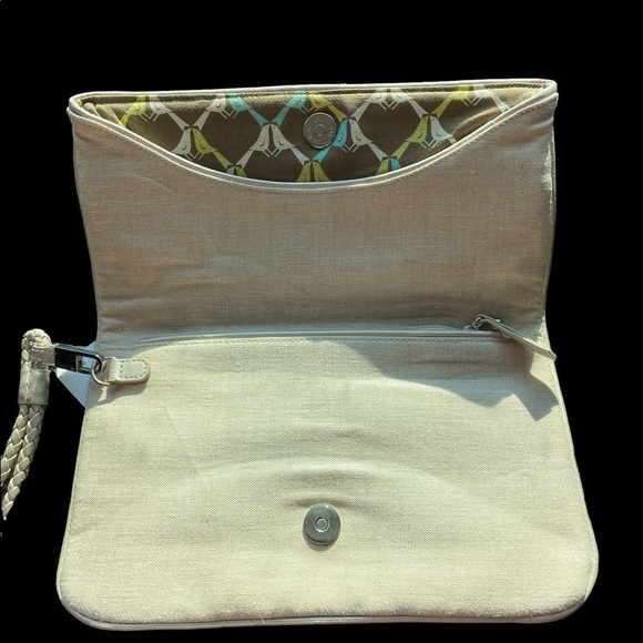 VERA BRADLEY CLUTCH/WRISTLET NWOT - Picture 3 of 4